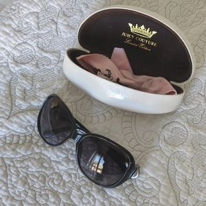 Juicy Couture Dame/s Sunglasses with case